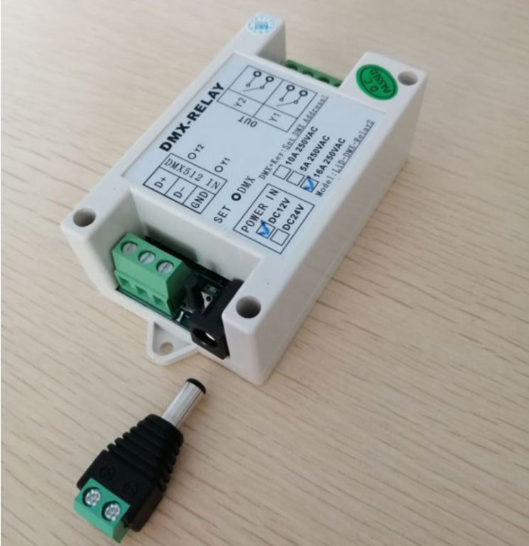 Professional 2-way DMX512 relay